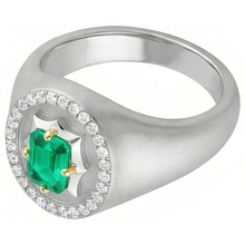Handcrafted Emerald Gemstone Ring 1 ct – angle view