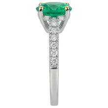 High-End Gemstone Ring 1.50 ct – profile view