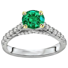 Premium Colombian Emerald Gemstone Ring 2 ct – angle view