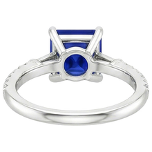 natural round sapphire 5.50ct ring close up detail