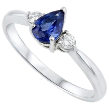 natural round sapphire 1.50ct ring close up detail