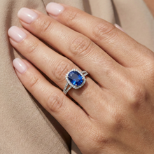 Ceylon Sapphire 3.25 Carats Anniversary Ring White Gold 14K