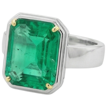 Premium Fine Emerald Colored Stone Ring 4 ct – top view