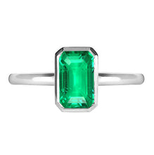 Gemstone Ring 14K White Gold with Emerald – main view