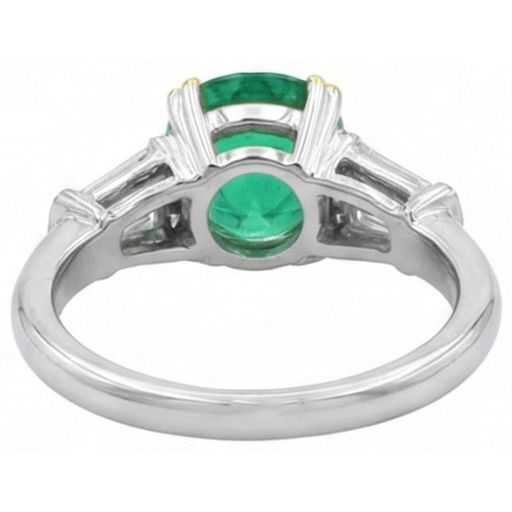 Sophisticated Fine Emerald Colored Stone Ring 3 ct – back view
