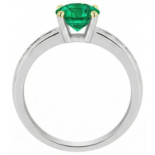 Round Cut Colombian Emerald ring in 14K Two Tone Gold – angle view