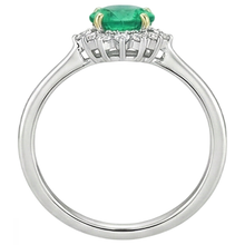 Natural Emerald Gemstone Ring – angle view