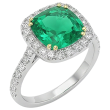 Authentic Fine Emerald Colored Stone Ring 2.50 ct 14 Karat Two Tone Gold – side view