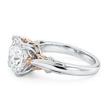 natural cushion diamond 1.50ct ring close up detail
