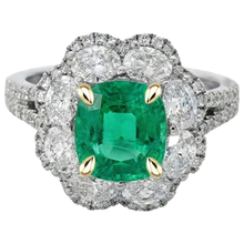 Earth-Mined Colombian Emerald Precious Stone Ring 2 ct 14 Karat Two Tone Gold – front view