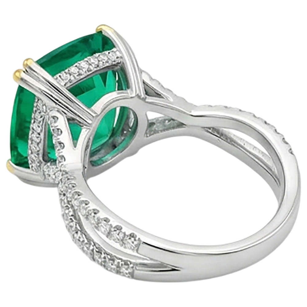 Genuine Emerald Gemstone Ring – top view