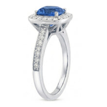 natural round sapphire 3.40ct ring close up detail