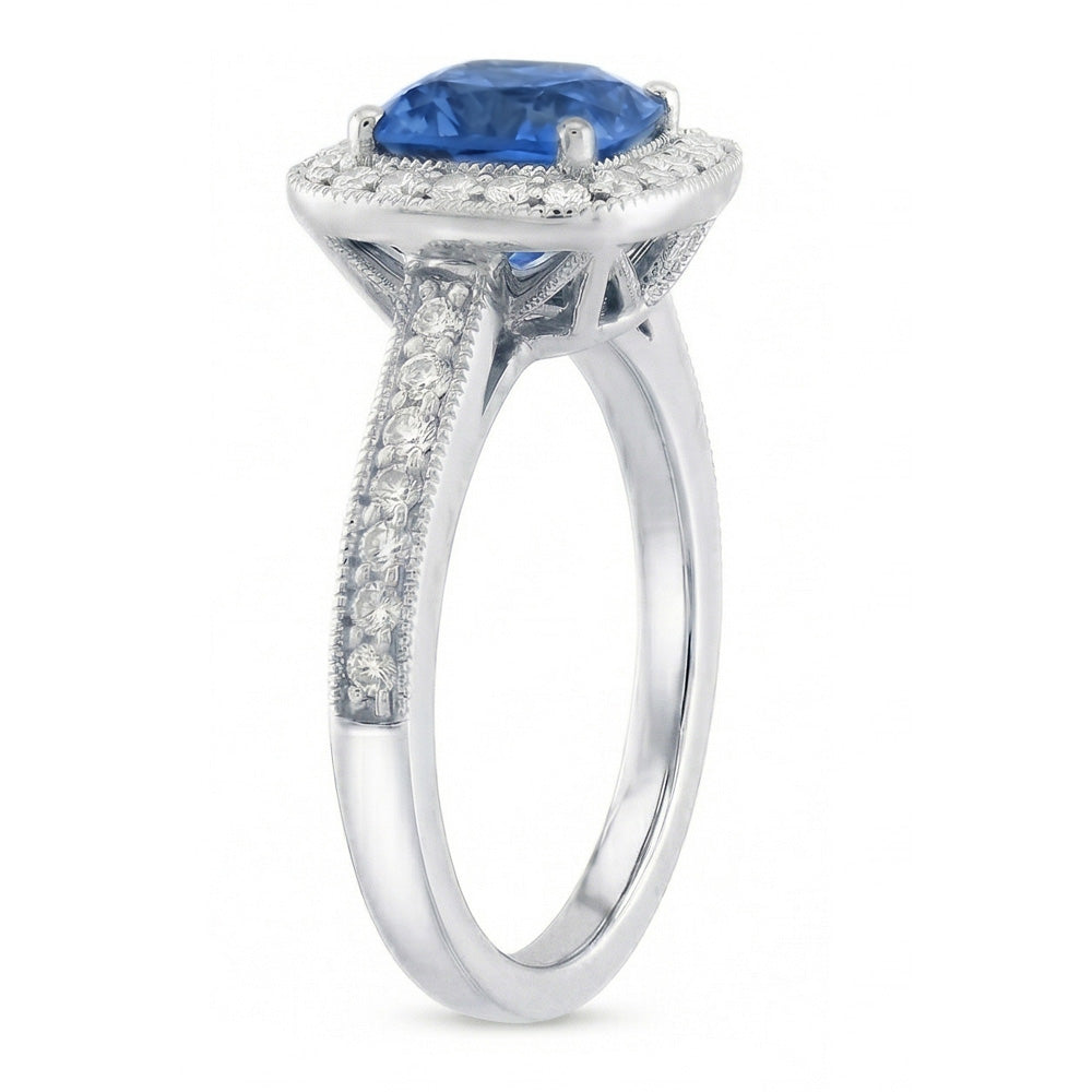 natural round sapphire 3.40ct ring close up detail