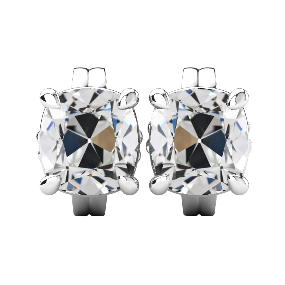 Cushion Brilliant Diamond ring in 14 Karat White Gold – main view