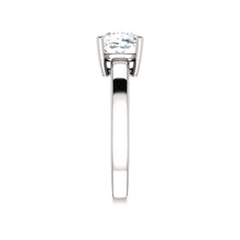 Cushion Fine Diamond ring in 14K White Gold – profile view