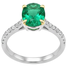 Timeless Emerald Precious Stone Ring 1.50 ct – angle view