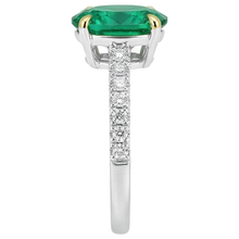 Genuine Emerald Precious Stone Ring – top view