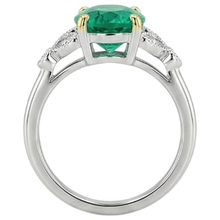 Premium Precious Stone Ring 2 ct – back view