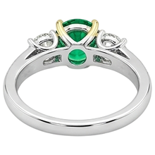 Timeless Gemstone Ring 2.50 ct – back view