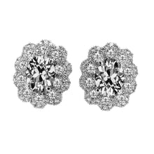 Antique Cushion Diamond ring in 14 Karat White Gold – main view