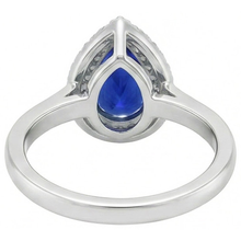 natural round sapphire 3.75ct ring close up detail