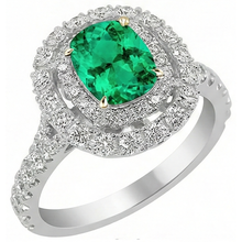 Sophisticated Colombian Emerald Precious Stone Ring 2 ct – side view