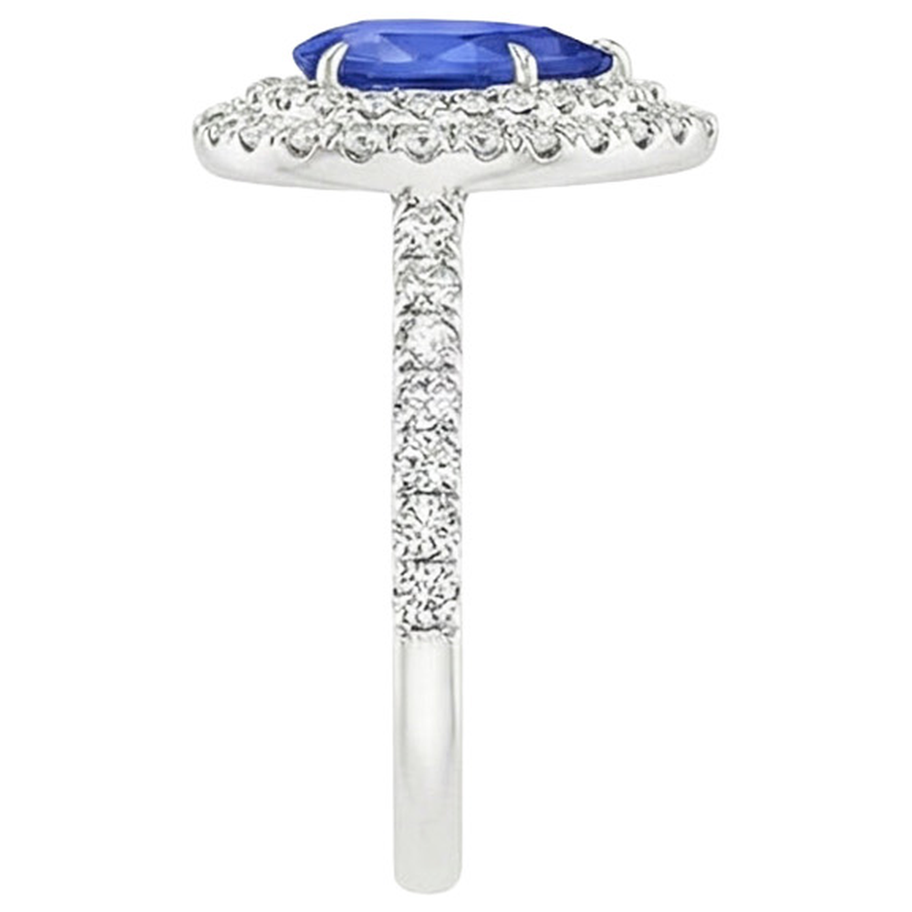natural round sapphire 4.50ct ring on white background