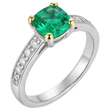 Cushion Fine Emerald ring in Two-Tone 14K Gold – side view