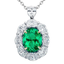 Real Emerald Stone Pendant Necklace – main view