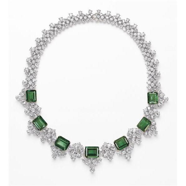 Emerald And Genuine Diamonds 30 Carats Ladies Necklace White Gold 14K