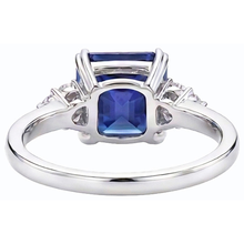 natural emerald sapphire 3ct ring profile view