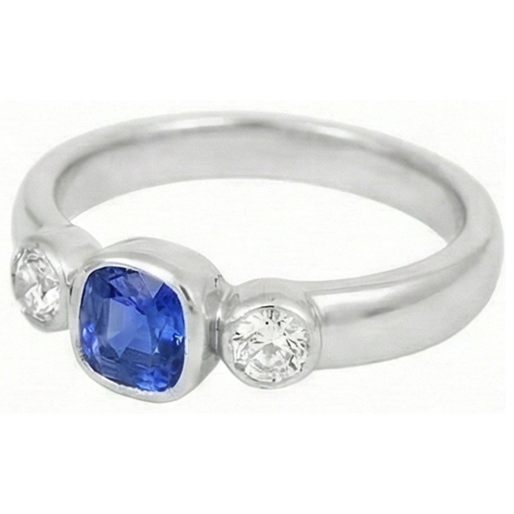 natural emerald sapphire 1.50ct watch close up detail