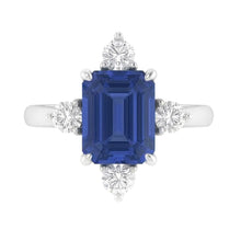 natural emerald sapphire 2ct ring close up detail