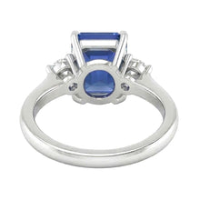 natural emerald sapphire 2ct ring profile view