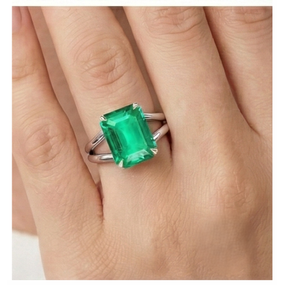 Natural Emerald Precious Stone Ring – back view