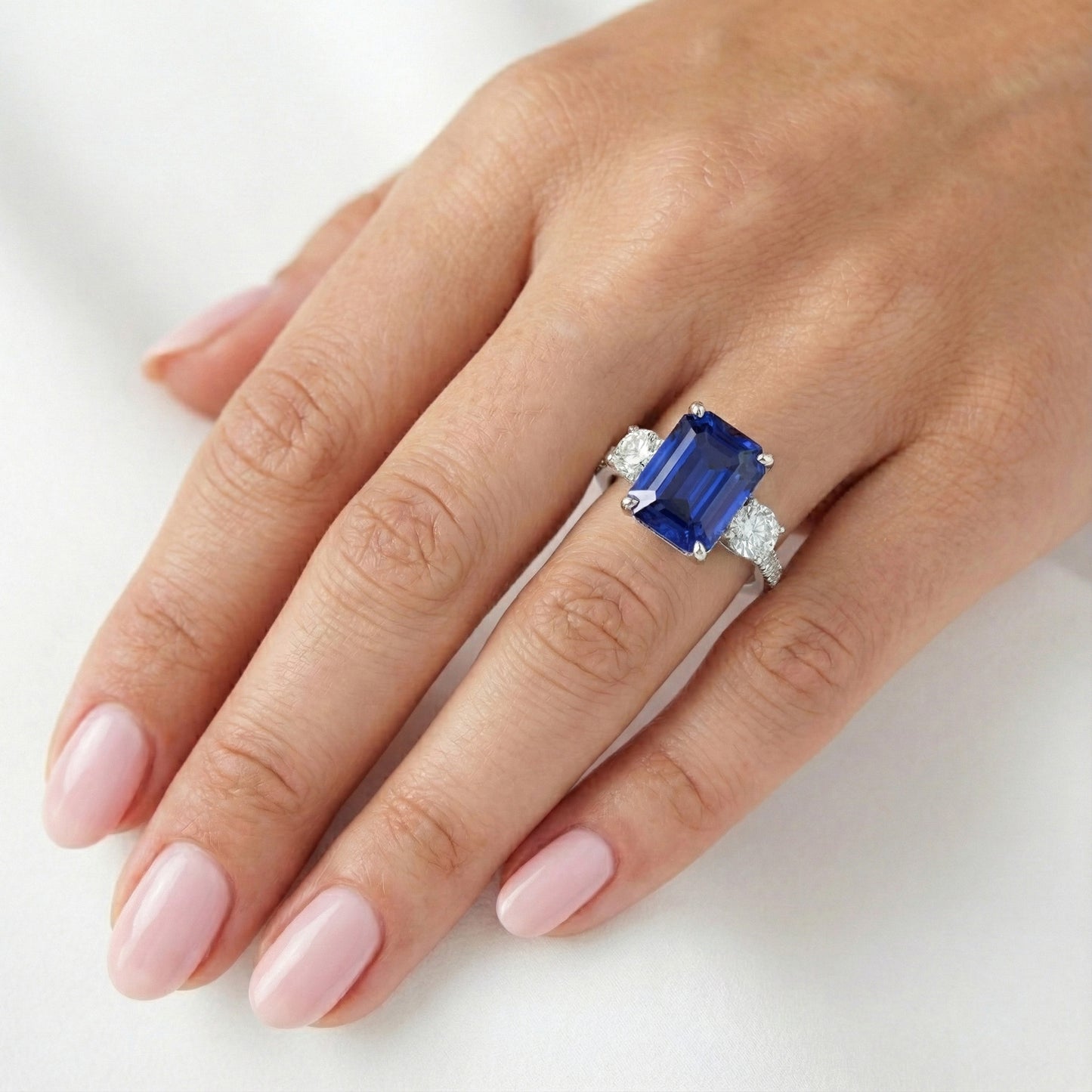 Emerald Blue Sapphire 3 Stone Style Ring With Accents 7 Ct Gold 14K