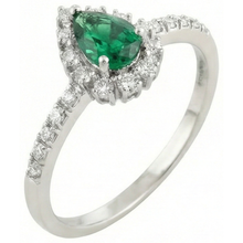 Engagement Ring 4.80 Carats Green Emerald With Natural Earth Mined Diamonds White Gold 14K