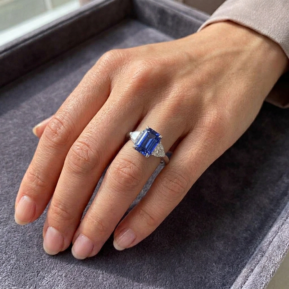 Engagement Three Stone Ring Emerald Ceylon Sapphire 3.50 Carats
