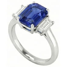 natural emerald sapphire 2.50ct ring close up detail