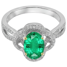 Oval Emerald ring in 14K Two Tone Gold – side view