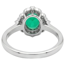 Oval Emerald ring in Two-Tone 14K Gold – top view