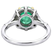 Luxury Gemstone Ring 2 ct – back view