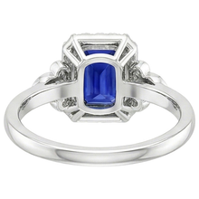 natural emerald sapphire 4.25ct ring close up detail