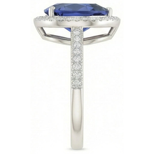 natural round sapphire 5ct ring top view