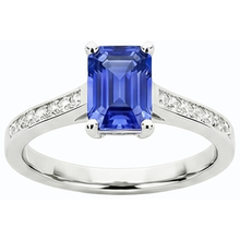 natural emerald sapphire 2ct ring top view