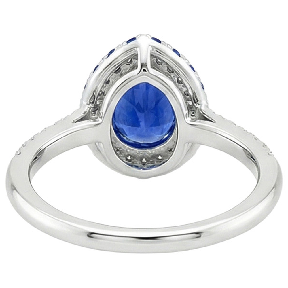 natural round sapphire 6ct ring on white background