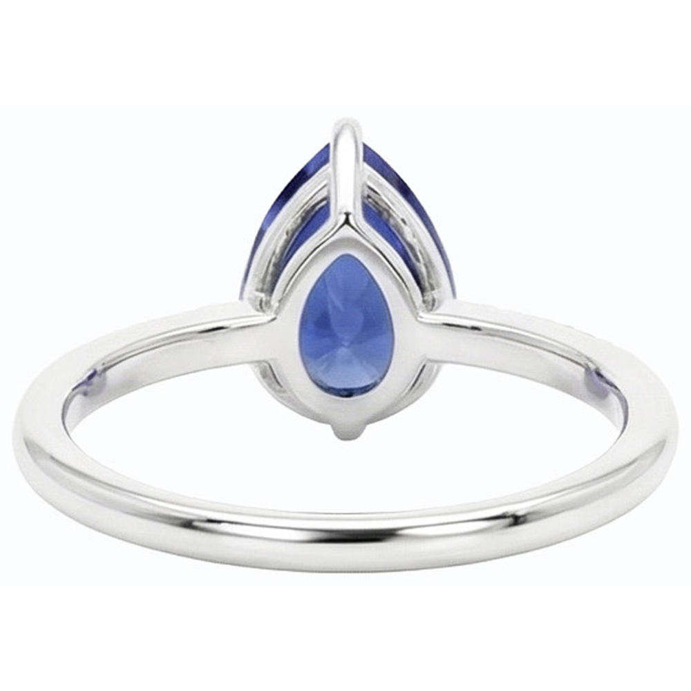 natural round sapphire 3ct ring close up detail