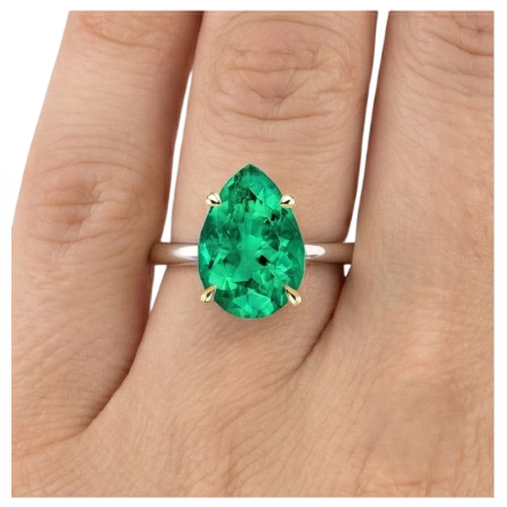 Authentic Colombian Emerald Colored Stone Ring – detail view