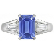 natural emerald sapphire 3.50ct ring close up detail