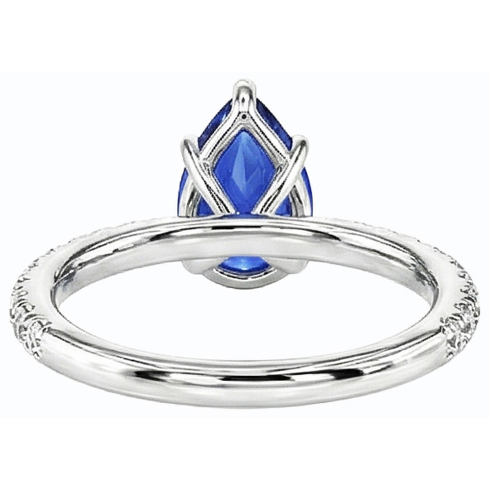 natural round sapphire 3ct ring close up detail